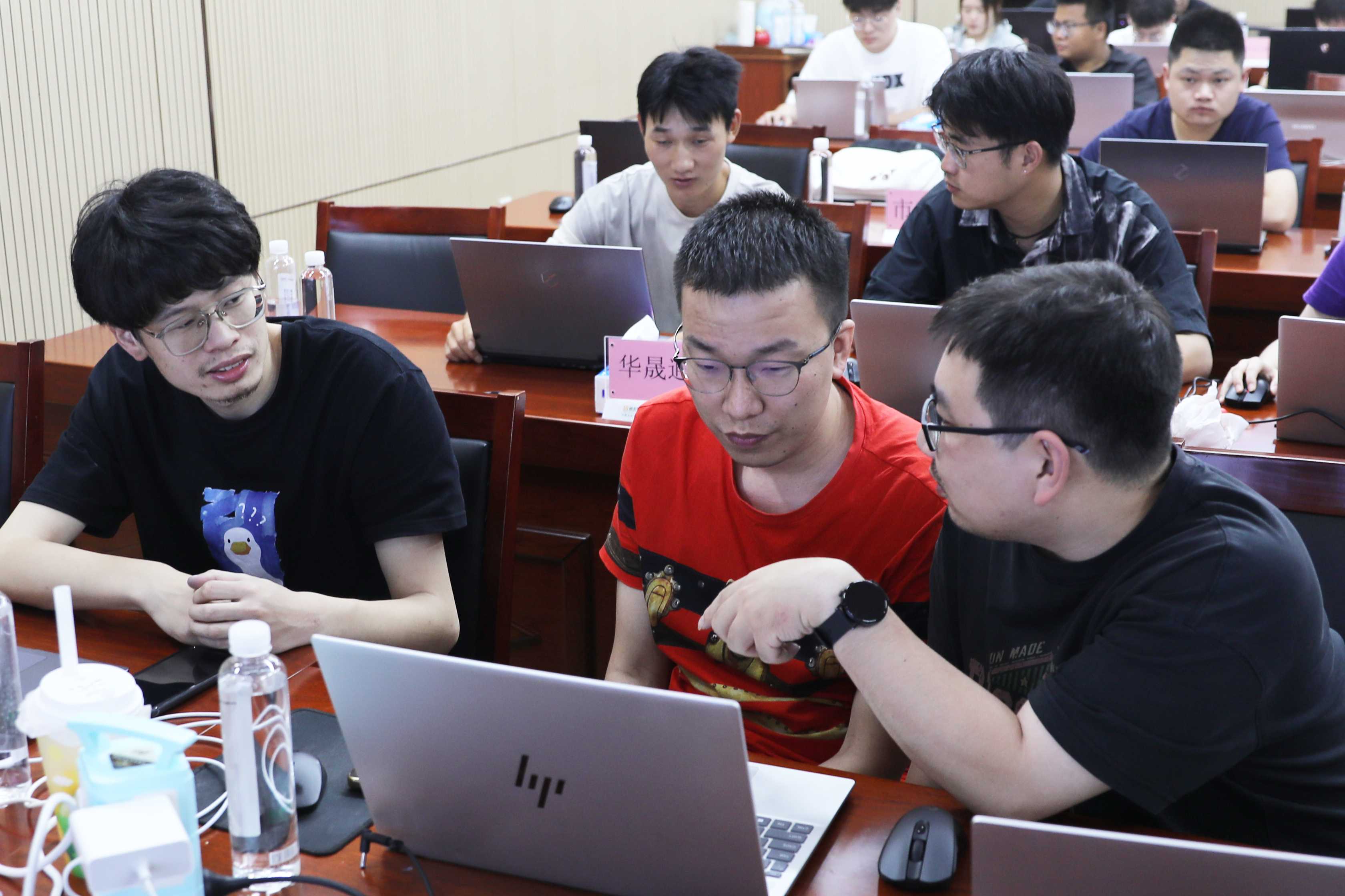 09-2图:课堂学习讨论组图.png